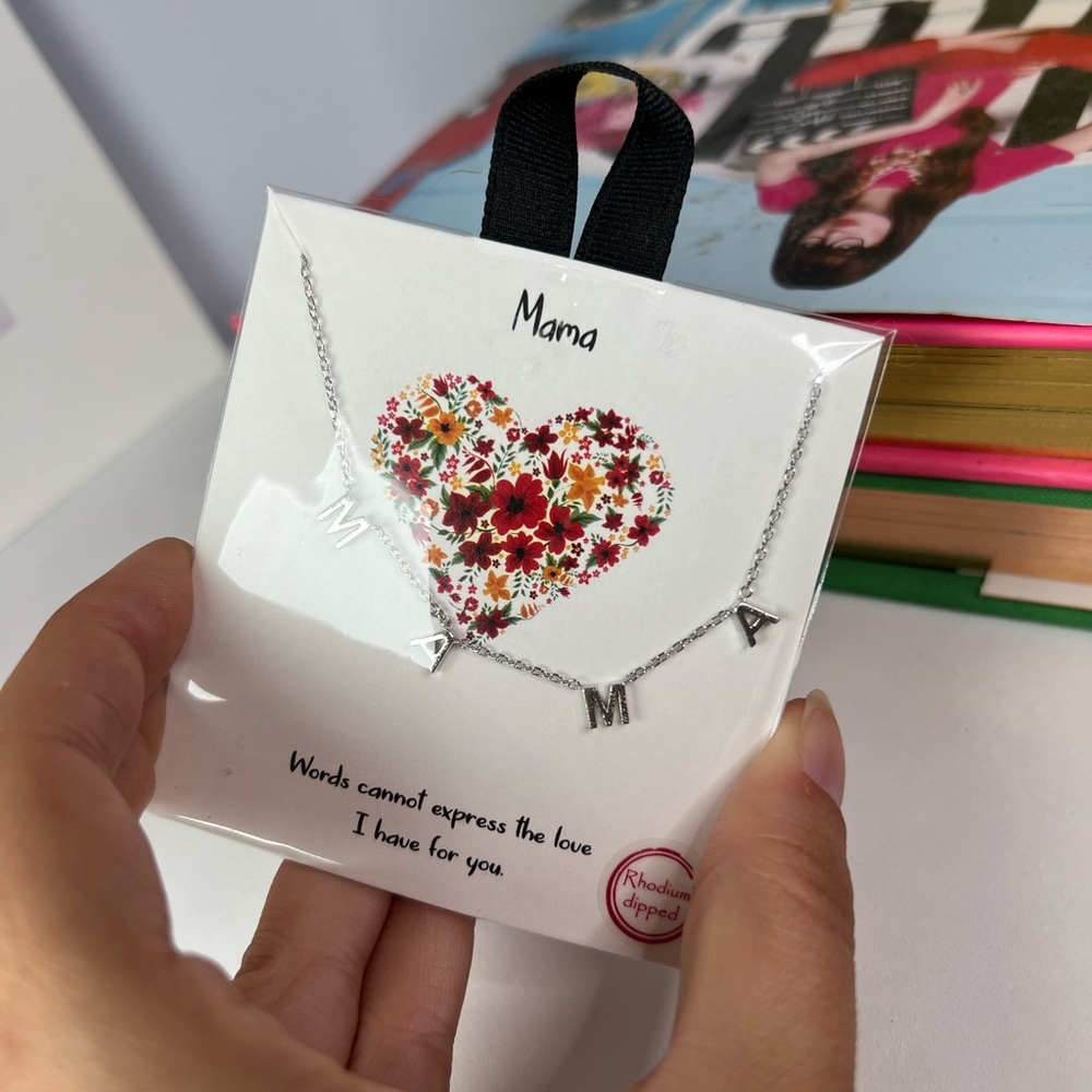 MAMA necklace